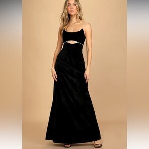 🆕 Lulu's Elegant Black Velvet Maxi Dress Size Large